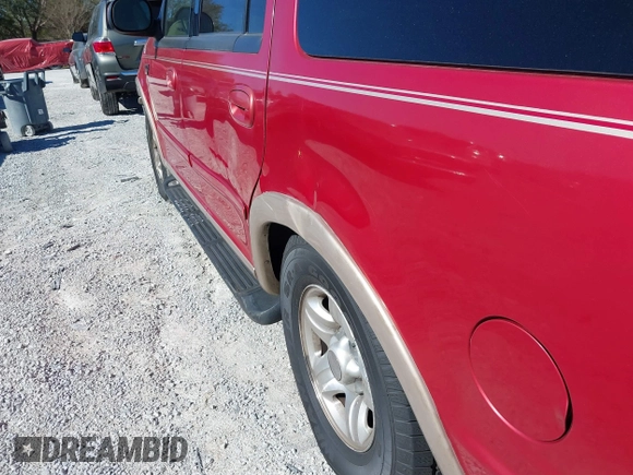 1998 Ford Expedition XLT with VIN 1FMRU17L1WLA47560, listed as a IAAI auction lot 41714605 with 121,523 mi miles. Bid and sale history available at carsss.com. Image 12.