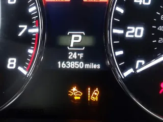 2018 Acura RLX w/Technology Pkg with VIN JH4KC1F53JC001103, listed as a IAAI auction lot 41285641 with 163,850 mi miles. Bid and sale history available at carsss.com. Image 16.
