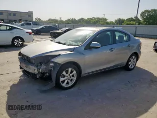 2011 Mazda 3 i Touring z VIN JM1BL1VF1B1475835, wystawiony jako Copart lot #57342555 z przebiegiem 146 991 mil mil oraz Szkoda całkowita • Salvage title. Historia ofert i sprzedaży dostępna na DreamBid. Obrazek 1.