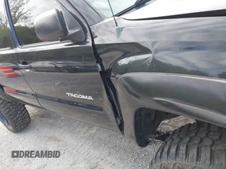 2007 Toyota Tacoma PreRunner z VIN 5TEJU62NX7Z338052, wystawiony jako IAAI lot #42204246 z przebiegiem 202 296 mil mil oraz . Historia ofert i sprzedaży dostępna na DreamBid. Obrazek 19.