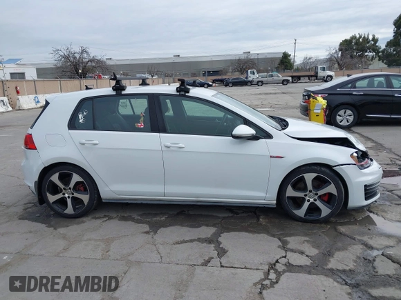 2015 Volkswagen Golf GTI SE with VIN 3VW5T7AU8FM086572, listed as a IAAI auction lot 41708044 with 186,150 mi miles. Bid and sale history available at carsss.com. Image 13.