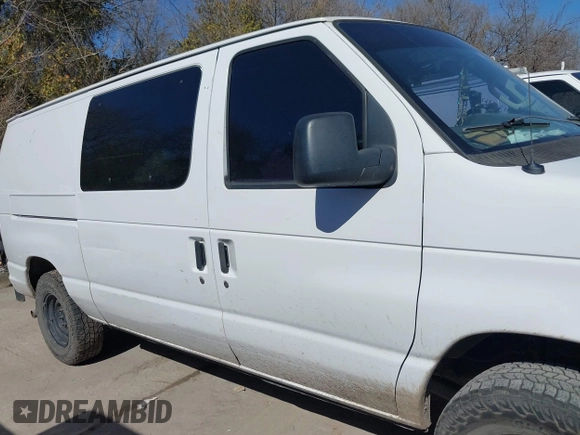 2013 Ford Econoline Cargo Commercial z VIN 1FTNE2EL0DDA69257, wystawiony jako IAAI lot #41703772 z przebiegiem 261 935 mil mil oraz . Historia ofert i sprzedaży dostępna na DreamBid. Obrazek 12.