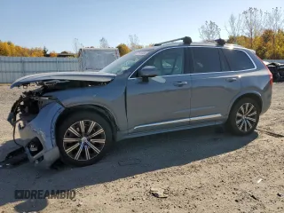 2023 Volvo XC90 Plus z VIN YV40621NXP1929084, wystawiony jako Copart lot #77172094 z przebiegiem 63 450 mil mil oraz Szkoda całkowita • Salvage title. Historia ofert i sprzedaży dostępna na DreamBid. Obrazek 1.