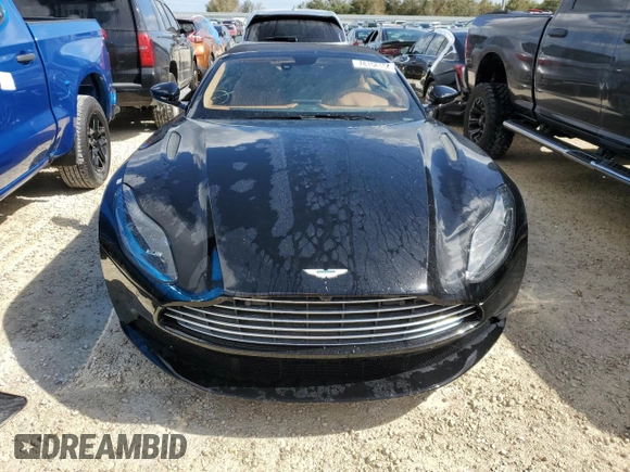 2019 Aston Martin DB11 z VIN SCFRMFCW9KGM05896, wystawiony jako Copart lot #78158154 z przebiegiem Nie podano mil oraz Nie do naprawy. Historia ofert i sprzedaży dostępna na DreamBid. Obrazek 5.