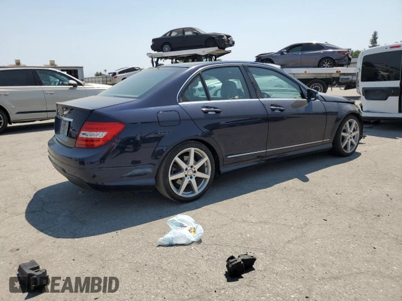 2013 Mercedes-Benz C 250 Sport с VIN WDDGF4HB8DA751427, выставлен на аукционе Copart как лот 64508775 с пробегом 127 024 миль миль и Списание • Salvage title. История ставок и продаж доступна на DreamBid. Изображение 3.