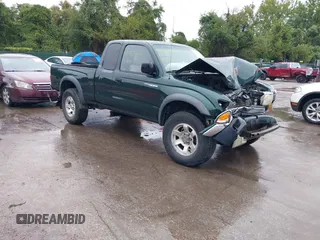 2003 Toyota Tacoma with VIN 5TEWN72N13Z236626, listed as a IAAI auction lot 40451462 with 198,673 mi miles. Bid and sale history available at carsss.com. Image 1.
