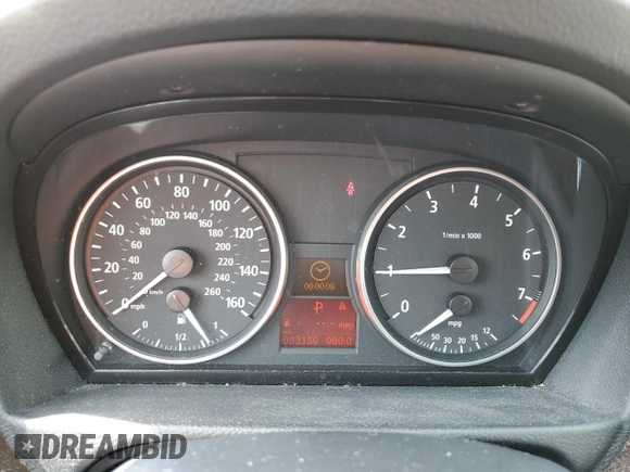 2006 BMW 3 Series 330i z VIN WBAVB33576KR77249, wystawiony jako Copart lot #54324055 z przebiegiem 93 180 mil mil oraz Szkoda całkowita • Salvage title. Historia ofert i sprzedaży dostępna na DreamBid. Obrazek 9.