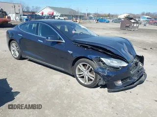 2015 Tesla Model S 85D with VIN 5YJSA1H25FFP70562, listed as a IAAI auction lot 41787957 with 177,688 mi miles. Bid and sale history available at carsss.com. Image 1.