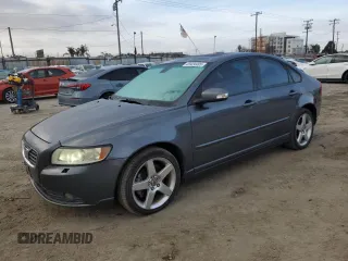 2008 Volvo S40 2.4L with VIN YV1MS390382384446, listed as a Copart auction lot 45924485 with 201,095 mi miles and Clean Title. Bid and sale history available at carsss.com. Image 1.