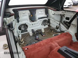 1988 BMW 3 Series z VIN WBABB1304J8271079, wystawiony jako Copart lot #87092254 z przebiegiem 119 119 mil mil oraz Szkoda całkowita • Salvage title. Historia ofert i sprzedaży dostępna na DreamBid. Obrazek 10.