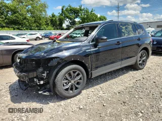 2024 Volkswagen Tiguan SE z VIN 3VV2B7AX7RM185747, wystawiony jako Copart lot #60932755 z przebiegiem 2 176 mil mil oraz Szkoda całkowita • Salvage title. Historia ofert i sprzedaży dostępna na DreamBid. Obrazek 1.