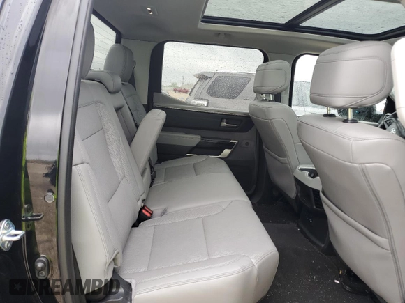 2024 Toyota Tundra Limited Hybrid z VIN 5TFWC5DB7RX045130, wystawiony jako Copart lot #50932715 z przebiegiem 17 046 mil mil oraz Szkoda całkowita • Salvage title. Historia ofert i sprzedaży dostępna na DreamBid. Obrazek 10.