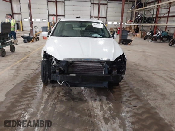 2013 Chrysler 200 Touring with VIN 1C3CCBBB2DN592416, listed as a IAAI auction lot 41732350 with 121,579 mi miles and . Bid and sale history available at carsss.com. Image 12.