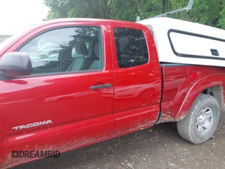 2014 Toyota Tacoma with VIN 5TFUX4EN3EX025837, listed as a IAAI auction lot 42430882 with 234,809 mi miles and . Bid and sale history available at DreamBid. Image 14.
