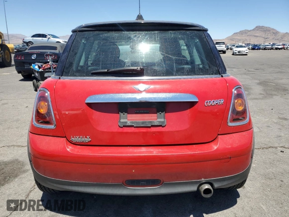 2008 MINI Hardtop z VIN WMWMF33518TT66193, wystawiony jako Copart lot #65858675 z przebiegiem 155 749 mil mil oraz Czysty tytuł • Clean title. Historia ofert i sprzedaży dostępna na DreamBid. Obrazek 6.
