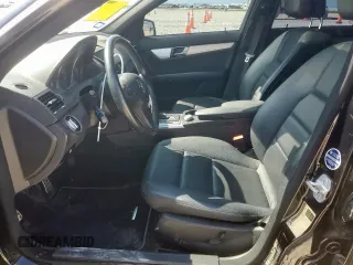 2011 Mercedes-Benz C 300 Sport z VIN WDDGF5EB6BR153278, wystawiony jako Copart lot #61150975 z przebiegiem 95 892 mil mil oraz Szkoda całkowita • Salvage title. Historia ofert i sprzedaży dostępna na DreamBid. Obrazek 7.