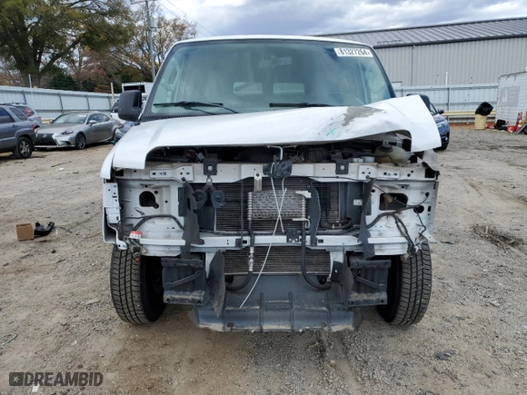 2014 Ford Econoline Wagon XL with VIN 1FBNE3BL1EDA65640, listed as a Copart auction lot 81327264 with 30,286 mi miles and Salvage Title. Bid and sale history available at carsss.com. Image 5.