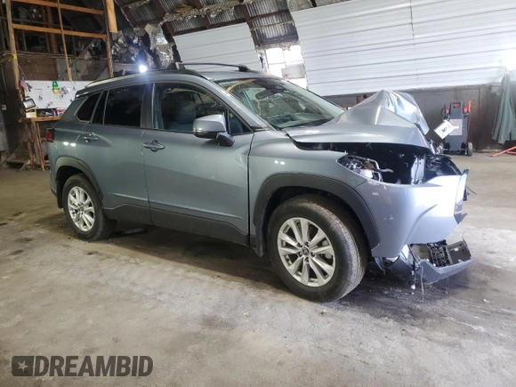 2023 Toyota Corolla Cross LE z VIN 7MUCAABG3PV046333, wystawiony jako Copart lot #52866215 z przebiegiem Nie podano mil oraz Szkoda całkowita • Salvage title. Historia ofert i sprzedaży dostępna na DreamBid. Obrazek 4.