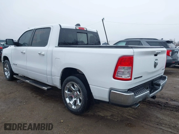 2019 Ram 1500 Big Horn z VIN 1C6SRFFT9KN644984, wystawiony jako IAAI lot #41849314 z przebiegiem 144 812 mil mil oraz . Historia ofert i sprzedaży dostępna na DreamBid. Obrazek 3.