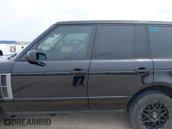 2006 Land Rover Range Rover HSE with VIN SALME15486A235049, listed as a IAAI auction lot 41948648 with 211,154 mi miles. Bid and sale history available at carsss.com. Image 14.