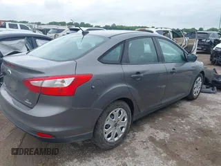 2012 Ford Focus SE z VIN 1FAHP3F2XCL430734, wystawiony jako IAAI lot #42469084 z przebiegiem 128 168 mil mil oraz . Historia ofert i sprzedaży dostępna na DreamBid. Obrazek 4.