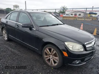 2011 Mercedes-Benz C 300 Sport z VIN WDDGF8BB8BR141526, wystawiony jako IAAI lot #42340242 z przebiegiem 105 699 mil mil oraz . Historia ofert i sprzedaży dostępna na DreamBid. Obrazek 1.