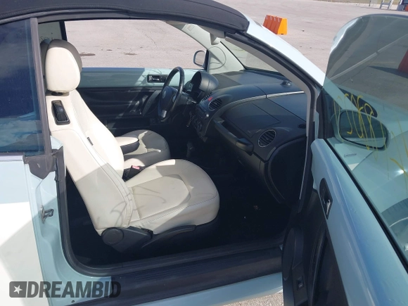 2010 Volkswagen Beetle with VIN 3VWRG3AL6AM010816, listed as a IAAI auction lot 41880231 with 117,264 mi miles and . Bid and sale history available at DreamBid. Image 5.