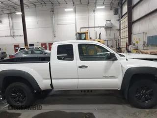 2008 Toyota Tacoma with VIN 5TEUU42N58Z580315, listed as a IAAI auction lot 41059647 with 109,478 mi miles and . Bid and sale history available at carsss.com. Image 13.