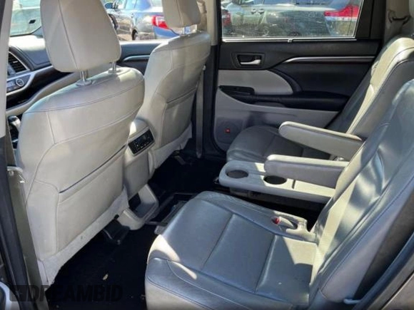 2014 Toyota Highlander Limited with VIN 5TDDCRFH4ES006897, listed as a Copart auction lot 89222335 with 329,257 mi miles and Clean title. Bid and sale history available at DreamBid. Image 6.