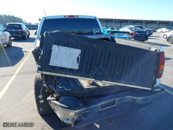 2002 Chevrolet Silverado 1500 LS with VIN 1GCEK19TX2Z263291, listed as a IAAI auction lot 41660712 with 370,064 mi miles. Bid and sale history available at carsss.com. Image 14.