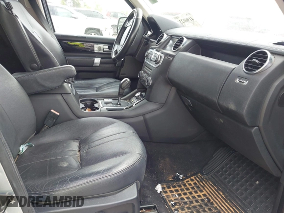 2010 Land Rover LR4 HSE with VIN SALAM2D4XAA526741, listed as a IAAI auction lot 41960234 with 168,575 mi miles and . Bid and sale history available at DreamBid. Image 5.