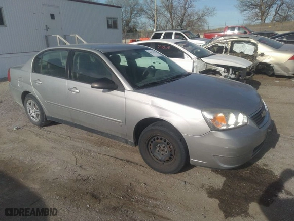 2008 Chevrolet Malibu Classic LS w/1FL with VIN 1G1ZS58F08F114086, listed as a IAAI auction lot 40950702 with 132,839 mi miles. Bid and sale history available at carsss.com. Image 1.