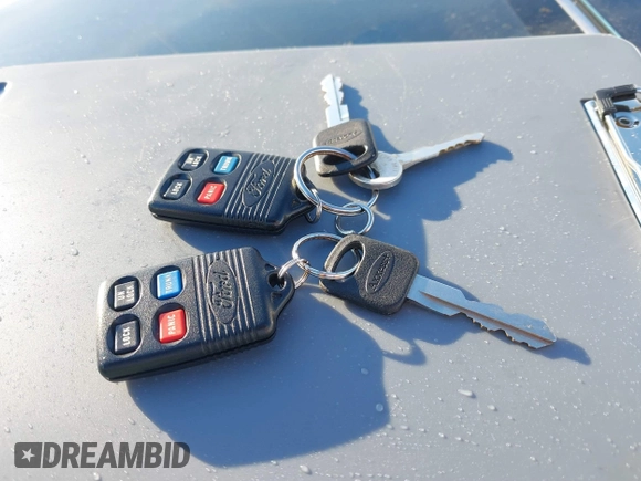1996 Ford Thunderbird LX z VIN 1FALP62W1TH100925, wystawiony jako IAAI lot #41289811 z przebiegiem 84 056 mil mil oraz . Historia ofert i sprzedaży dostępna na DreamBid. Obrazek 11.