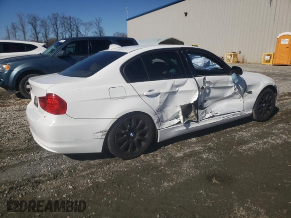 2009 BMW 3 Series 328i with VIN WBAPH77529NL82109, listed as a Copart auction lot 42810995 with 0 mi miles and Salvage Title. Bid and sale history available at carsss.com. Image 3.