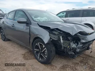 2024 Nissan Sentra SV z VIN 3N1AB8CV9RY262075, wystawiony jako IAAI lot #42745851 z przebiegiem 29 337 mil mil oraz . Historia ofert i sprzedaży dostępna na DreamBid. Obrazek 1.