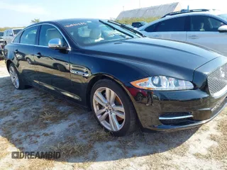 2012 Jaguar XJ XJL z VIN SAJWA2GB2CLV37760, wystawiony jako IAAI lot #40541475 z przebiegiem Nie podano mil oraz . Historia ofert i sprzedaży dostępna na DreamBid. Obrazek 1.