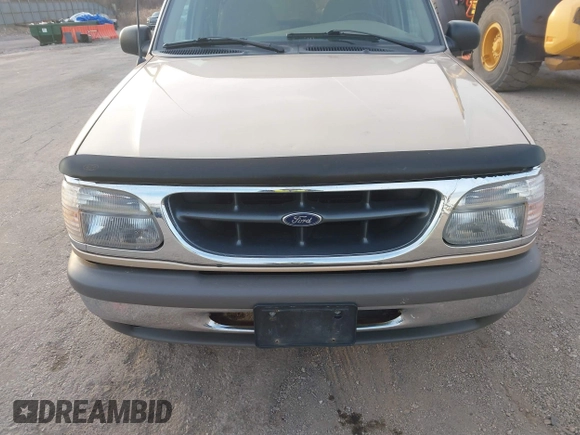 1996 Ford Explorer XL z VIN 1FMDU34X4TUD79706, wystawiony jako IAAI lot #41105853 z przebiegiem 152 175 mil mil oraz . Historia ofert i sprzedaży dostępna na DreamBid. Obrazek 6.