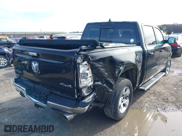 2019 Ram 1500 Big Horn z VIN 1C6SRFFT7KN658334, wystawiony jako IAAI lot #41930603 z przebiegiem 84 124 mil mil oraz . Historia ofert i sprzedaży dostępna na DreamBid. Obrazek 4.