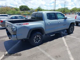 2019 Toyota Tacoma SR with VIN 3TMCZ5AN7KM213537, listed as a IAAI auction lot 42442068 with 39,969 mi miles and . Bid and sale history available at DreamBid. Image 4.