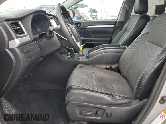 2018 Toyota Highlander LE with VIN 5TDZZRFH2JS284129, listed as a Copart auction lot 58466295 with 130,269 mi miles and Salvage title. Bid and sale history available at DreamBid. Image 7.