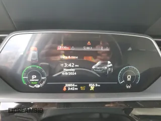2021 Audi e-tron Sportback Prestige z VIN WA13AAGE0MB019623, wystawiony jako Copart lot #49598914 z przebiegiem 20 856 mil mil oraz . Historia ofert i sprzedaży dostępna na DreamBid. Obrazek 9.