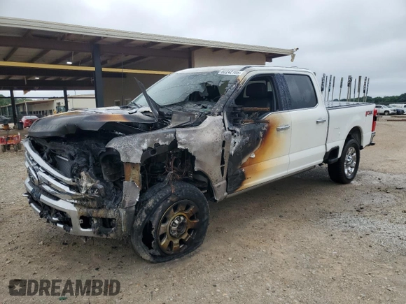 2023 Ford F-250 XL z VIN 1FT8W2BT2PED35956, wystawiony jako Copart lot #62242105 z przebiegiem Nie podano mil oraz Nie do naprawy • Non repairable. Historia ofert i sprzedaży dostępna na DreamBid. Obrazek 1.