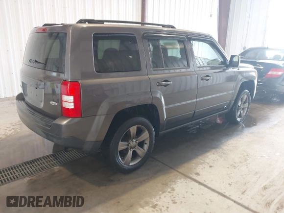2015 Jeep Patriot High Altitude с VIN 1C4NJRFB5FD376257, выставлен на аукционе IAAI как лот 42792428 с пробегом 101 262 миль миль и . История ставок и продаж доступна на DreamBid. Изображение 4.