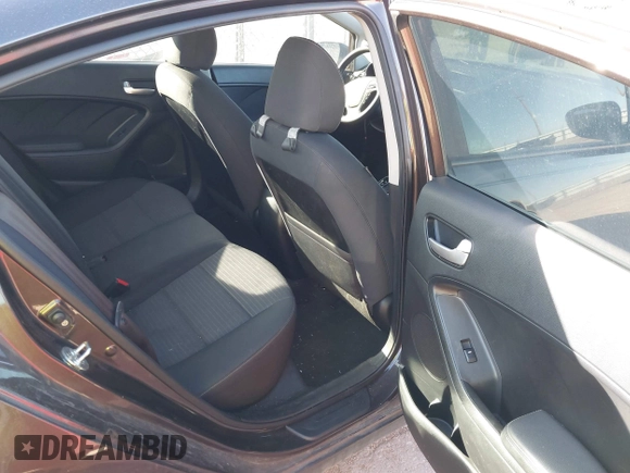 2018 Kia Forte LX with VIN 3KPFL4A72JE207860, listed as a IAAI auction lot 41683785 with 122,475 mi miles. Bid and sale history available at carsss.com. Image 8.
