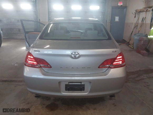 2005 Toyota Avalon XL with VIN 4T1BK36BX5U045813, listed as a IAAI auction lot 42061631 with 150,436 mi miles. Bid and sale history available at carsss.com. Image 16.