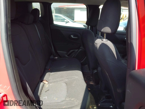 2021 Jeep Renegade Upland Edition with VIN ZACNJDAB8MPM25697, listed as a IAAI auction lot 41857417 with 62,655 mi miles. Bid and sale history available at carsss.com. Image 8.