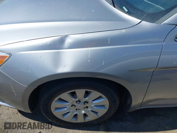2014 Chrysler 200 LX z VIN 1C3CCBAB3EN231263, wystawiony jako IAAI lot #41858333 z przebiegiem 63 100 mil mil oraz . Historia ofert i sprzedaży dostępna na DreamBid. Obrazek 15.