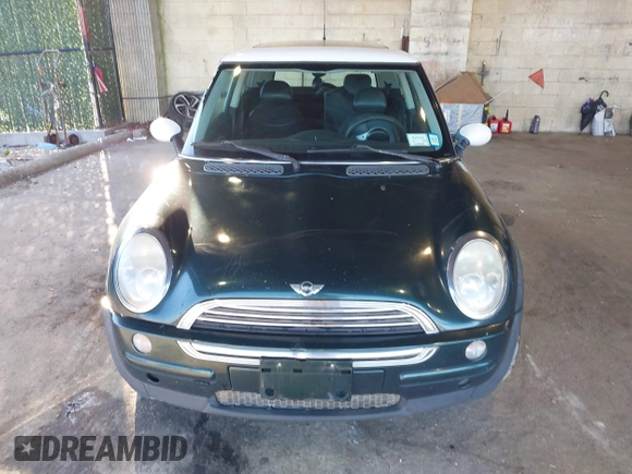 2002 MINI Hardtop with VIN WMWRC33472TC34913, listed as a IAAI auction lot 41599382 with 150,177 mi miles and . Bid and sale history available at DreamBid. Image 12.