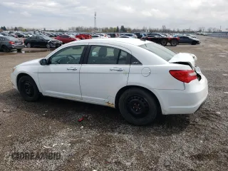 2014 Chrysler 200 Limited z VIN 1C3CCBCG2EN194361, wystawiony jako Copart lot #52613075 z przebiegiem 177 651 mil mil oraz Szkoda całkowita • Salvage title. Historia ofert i sprzedaży dostępna na DreamBid. Obrazek 2.