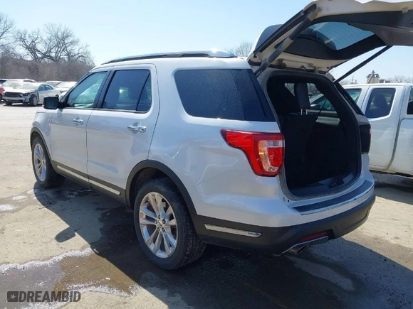 2018 Ford Explorer Limited with VIN 1FM5K8F82JGB08510, listed as a IAAI auction lot 41780565 with 164,381 mi miles. Bid and sale history available at carsss.com. Image 3.